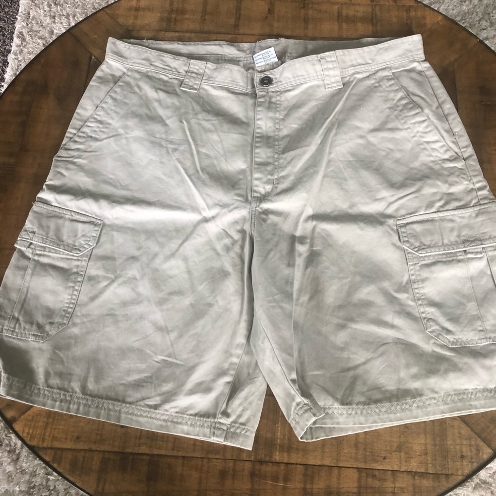 COLUMBIA shorts sz 42 - Picture 1 of 5